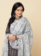 Black Colour Salwar Suit Looking Enchanting